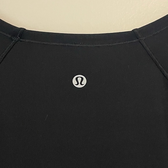 lululemon mesh tee - Picture 4 of 4